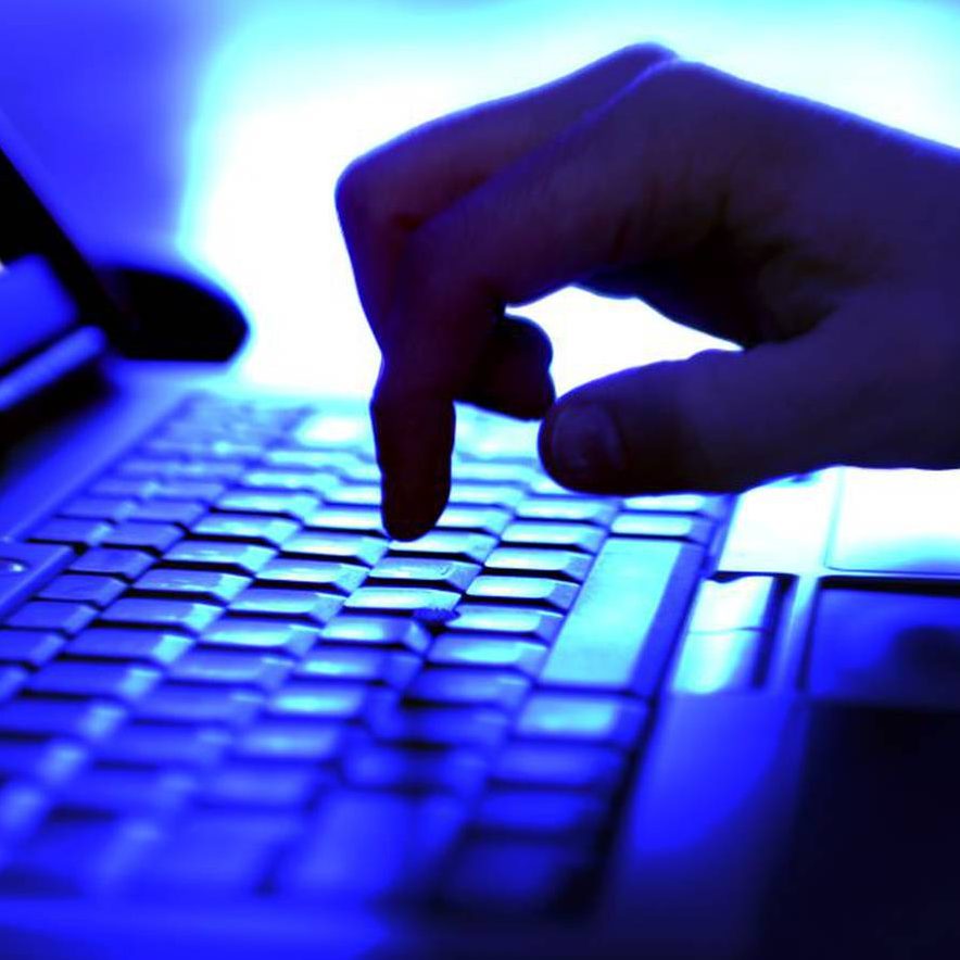 ¿Cuáles son y como evitar los fraudes en facebook?